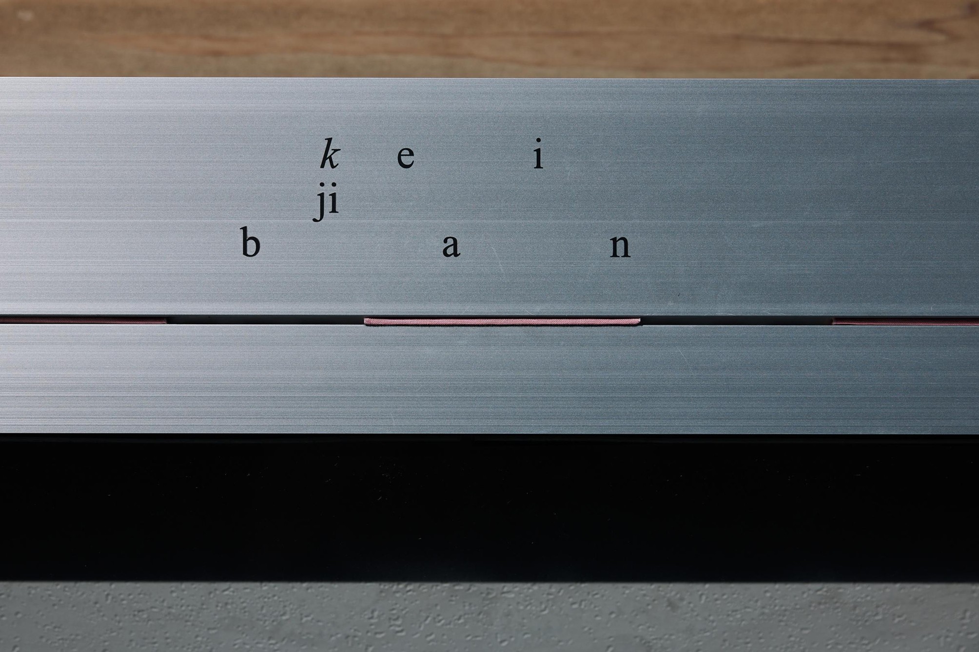 Studio Otamendi Keijiban 04